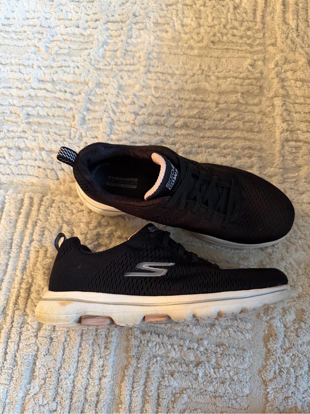 Skechers GOwalk Women’s 7.5 Black Pink Slip On Walking Shoes